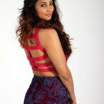 Daisy Shah Hot Pics