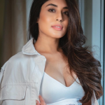 Hot Kritika Kamra