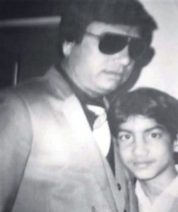 Amit-Ravindernath-Sharma-With-Father-In-Childhood