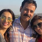 Heena Panchal With Her Father Mahendra Panchal And Sister Deepali Panchal