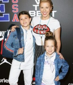 Jodie Sweetin with her kids