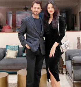 Anupam Mittal & his wife in their house