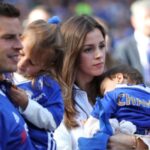 Cesar Azpilicueta With His Wife And Children