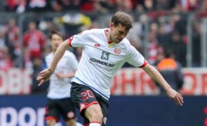 Fabian Frei playing for Mainz 05