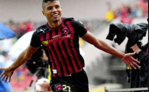 Johan Venegas playing for Alajuelense