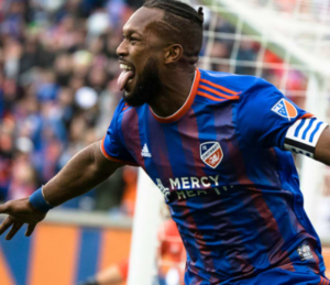 Kendall Waston playing for FC Cincinnati