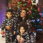 Fernandinho With His Wife And Children