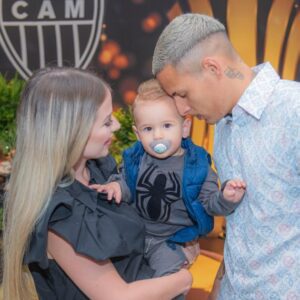 Guilherme Arana With His Son And Wife