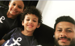 Mohamed El Shenawy with his Kids