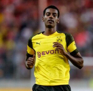 Alexander Isak playing for Borussia Dortmund