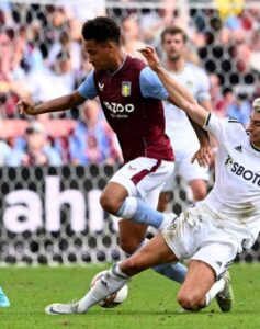 Boubacar Kamara playing for Aston Villa