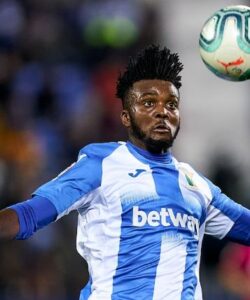 Chidozie Awaziem playing for Porto