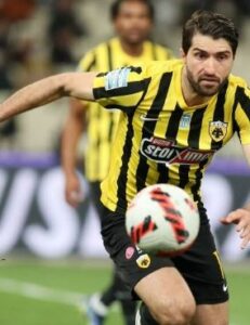 Karim Ansarifard playing for Persepolis