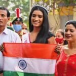 Manya Singh With Her Parents