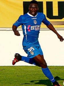 Oghenekaro Etebo playing for Feirense