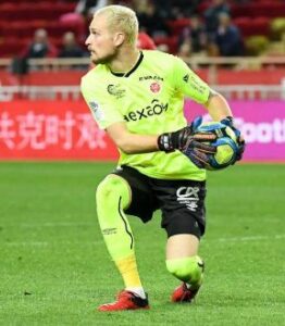 Predrag Rajkovic playing for Red Star Belgrade