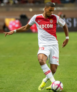 Benjamin Henrichs playing for AS Monaco