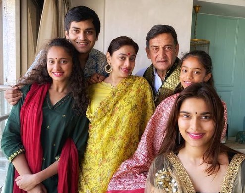 Saiee Manjrekar With Her Parents And Siblings