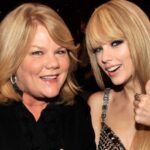 Taylor Swift With Her Mother