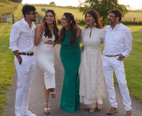 Anuja Joshi With Her Parents And Siblings