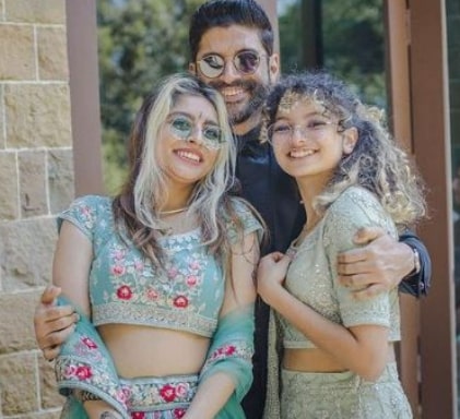 Shakya Akhtar with her father Farhan Akhtar and sister Akira Akhtar