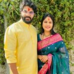 Akshaya Deodhar with her husband