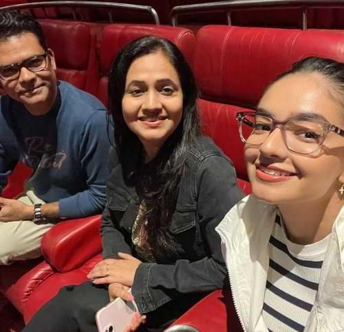 Anushka Sen With Her Parents