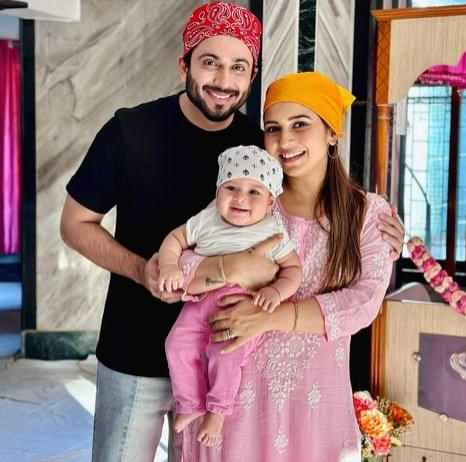 Dheeraj Dhoopar With His Wife And Son