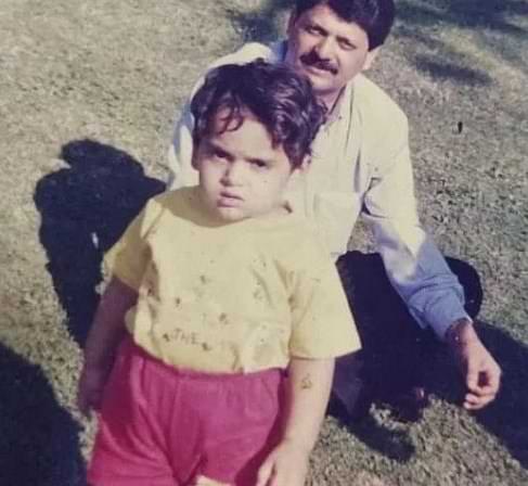 Naman Mathur Childhood Picture With His Father